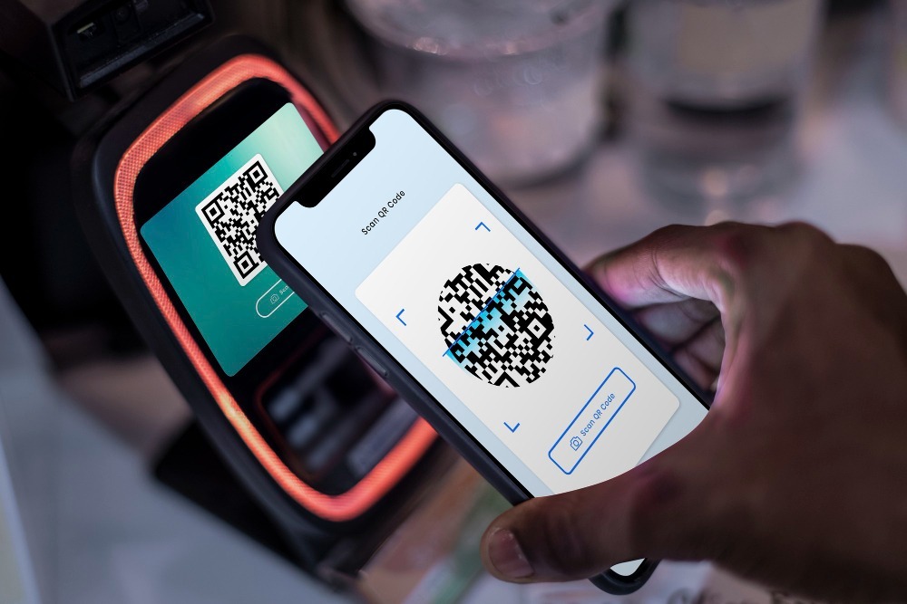 contactless cashless payment through qr code mobile banking